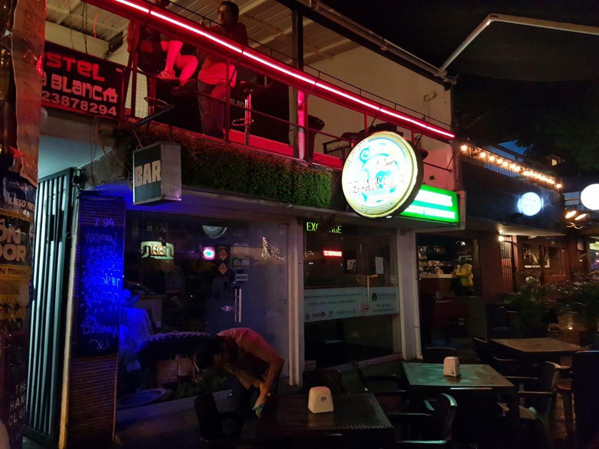 Casa Blanca Hostel Medellín Eksteriør billede